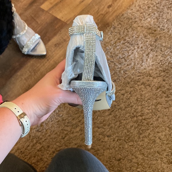 Heels - Picture 4 of 6